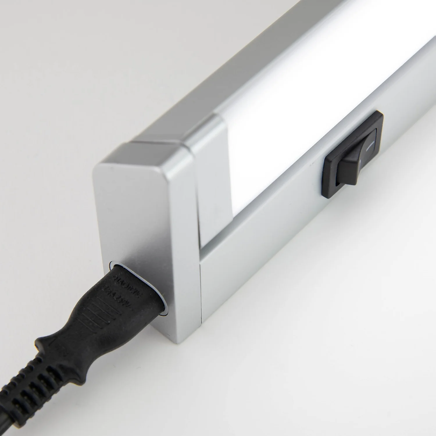 Arlec 10W LED Swivel Head Cabinet Light 9 Arlec 10W LED Swivel Head Cabinet Light - Image 7