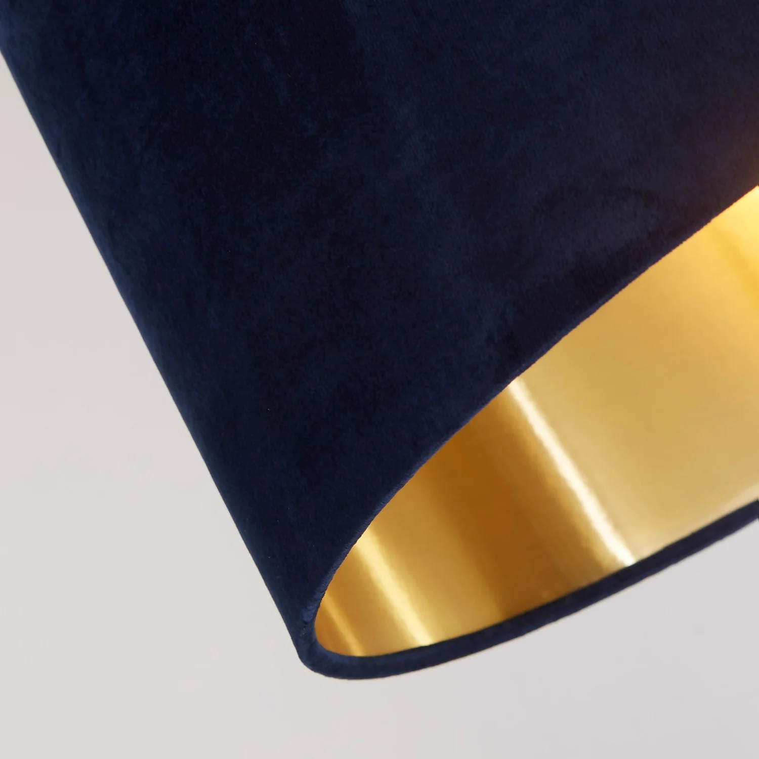 House Beautiful Samet Velvet Drum Shade - Navy - 45cm 5 House Beautiful Samet Velvet Drum Shade - Navy - 45cm - Image 3