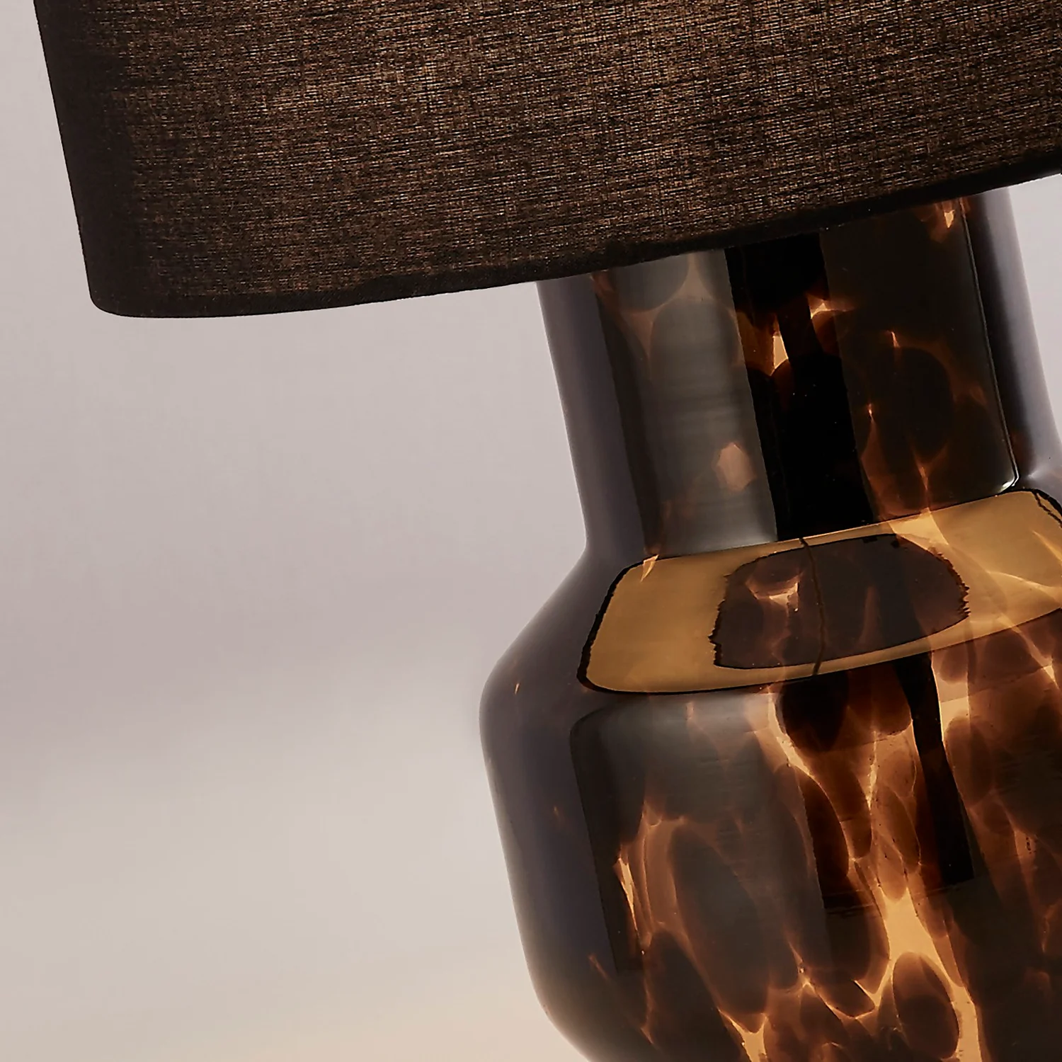 Tortoise Table Lamp - Black 6 Tortoise Table Lamp - Black - Image 4