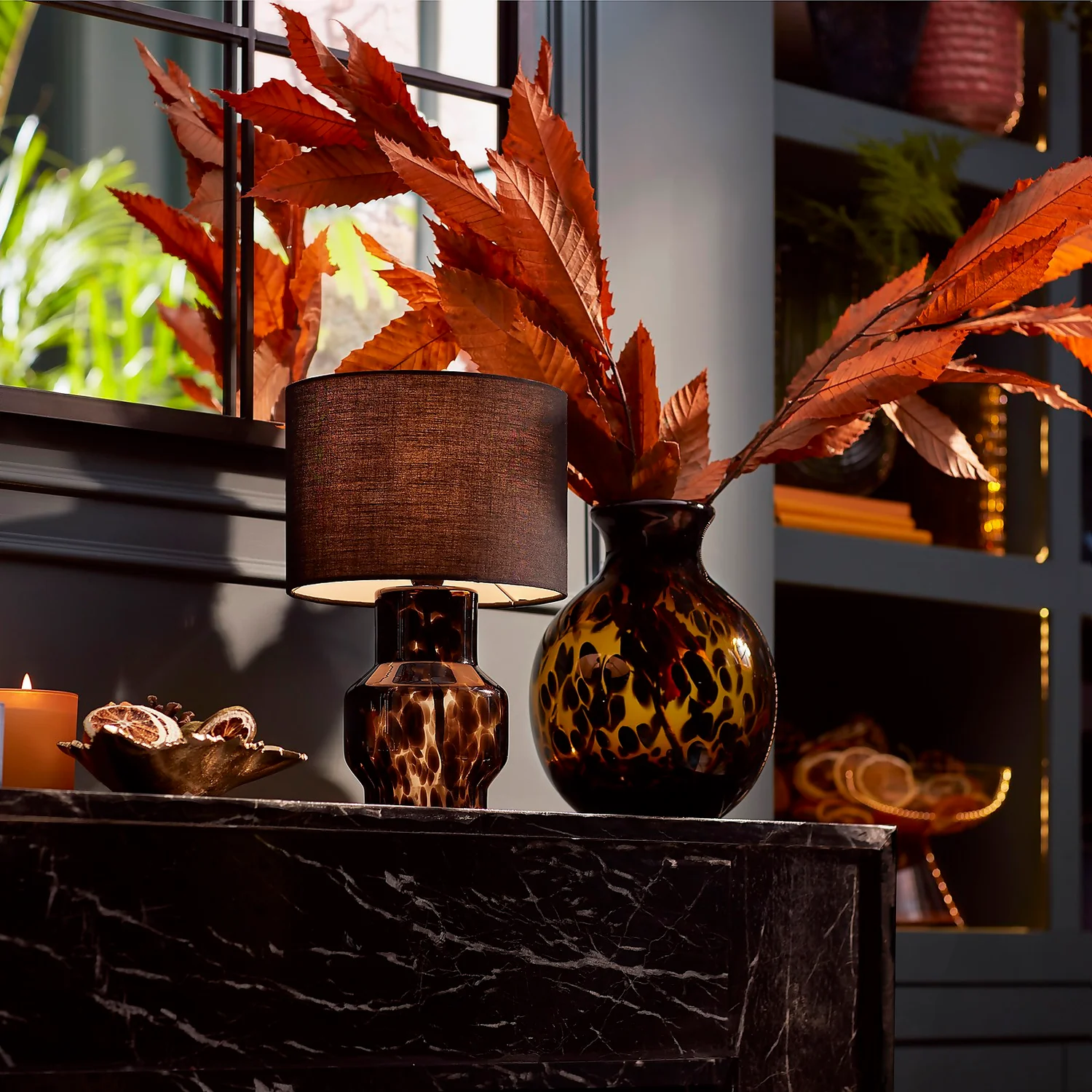 Tortoise Table Lamp - Black 7 Tortoise Table Lamp - Black - Image 5