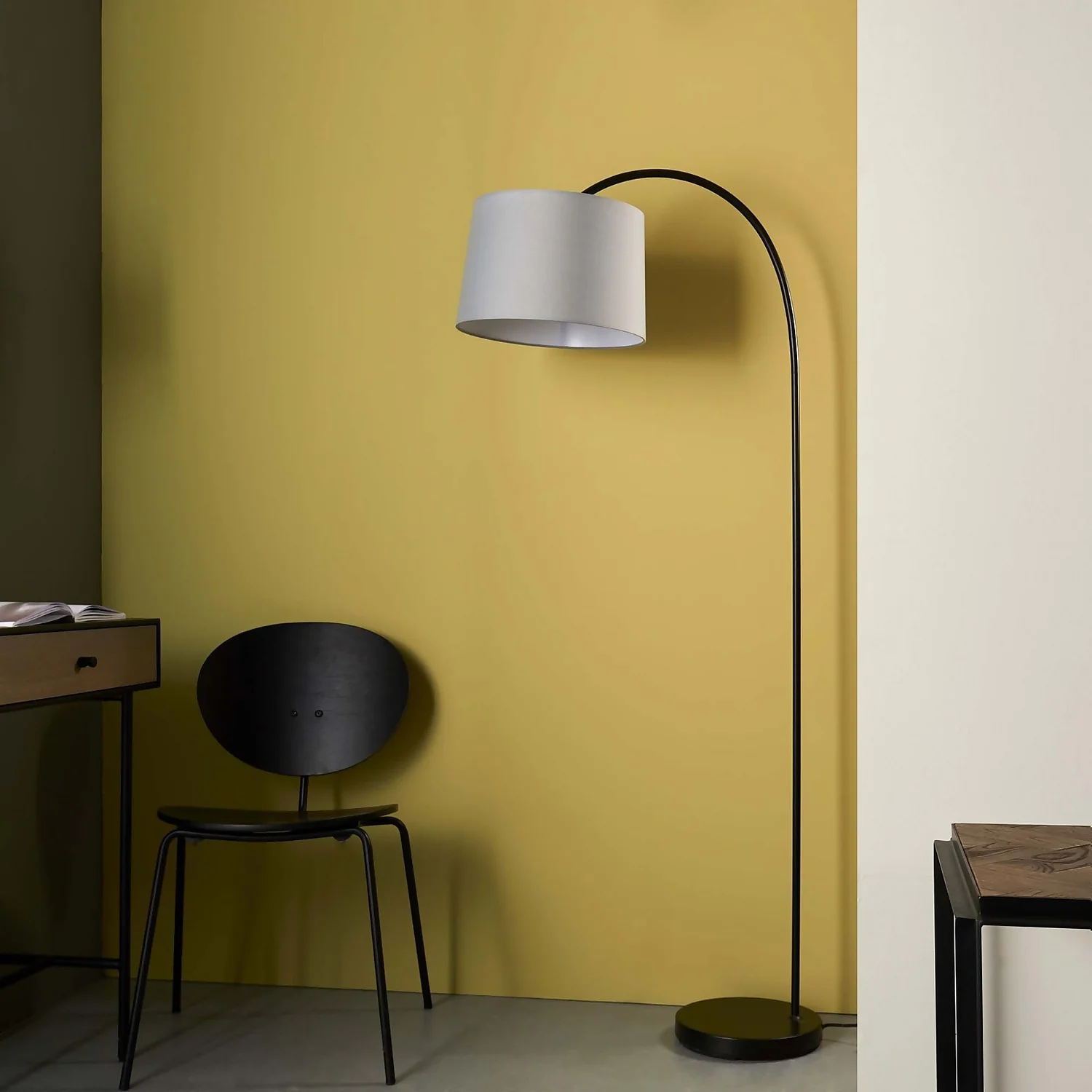 Morten Floor Lamp - Black 5 Morten Floor Lamp - Black - Image 3